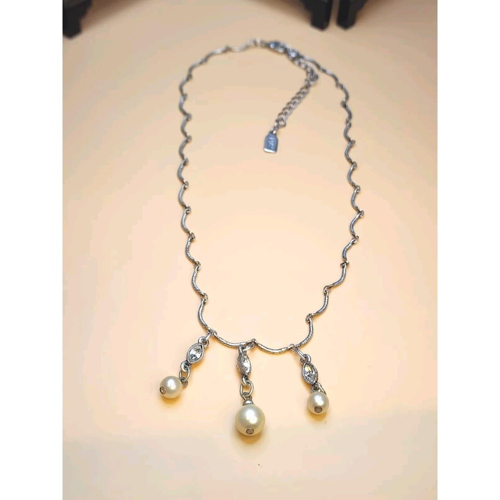 Vtg 1928 Brand‎ Faux Pearl Crystal Rhinestone Unique Chain Silver Tone Necklace